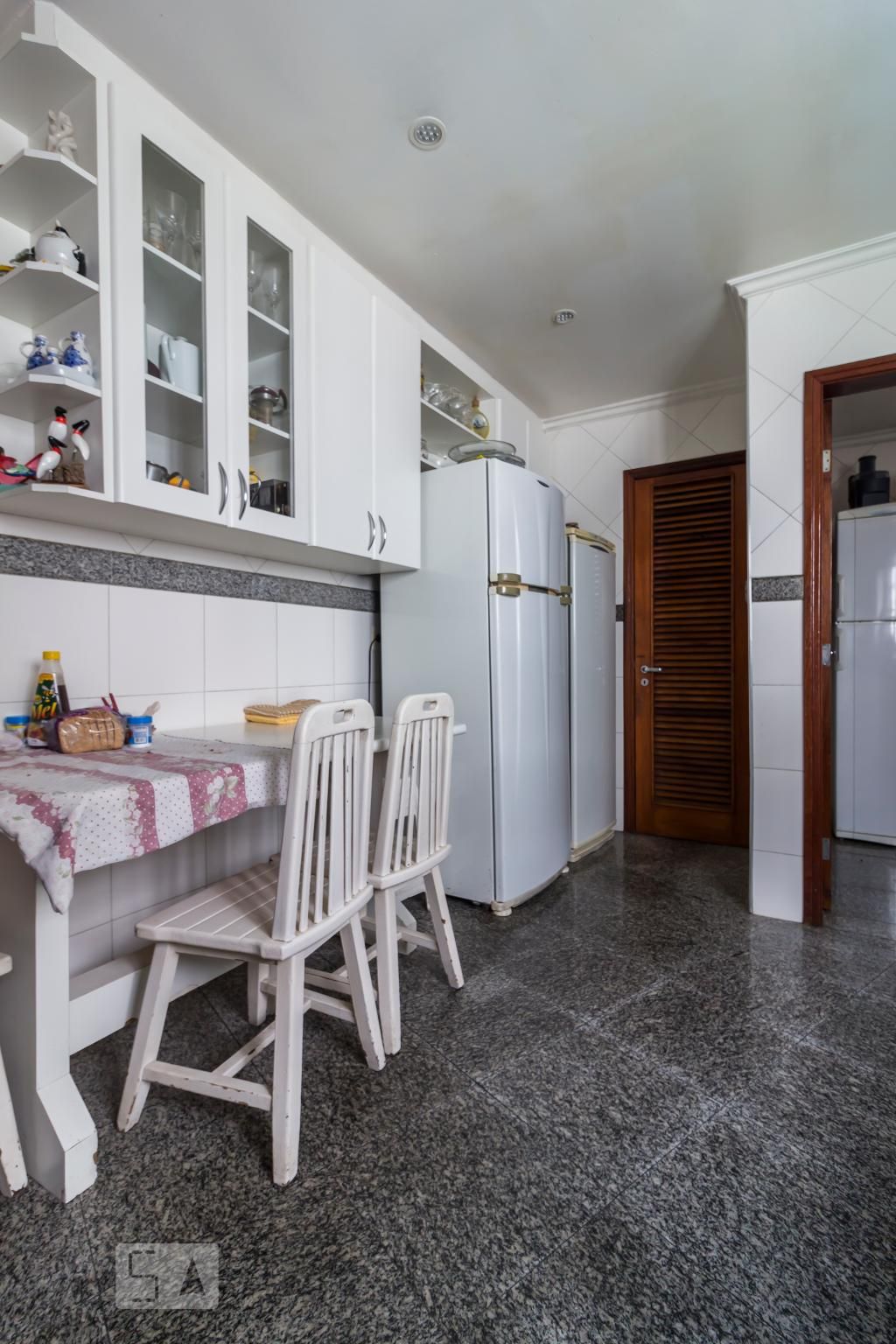 Casa, 4 quartos, 300 m² - Foto 47