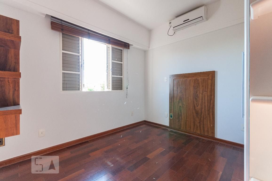 Casa à Venda - Guanabara, 4 Quartos,  420 m2 em , Campinas - sp | SoloBR