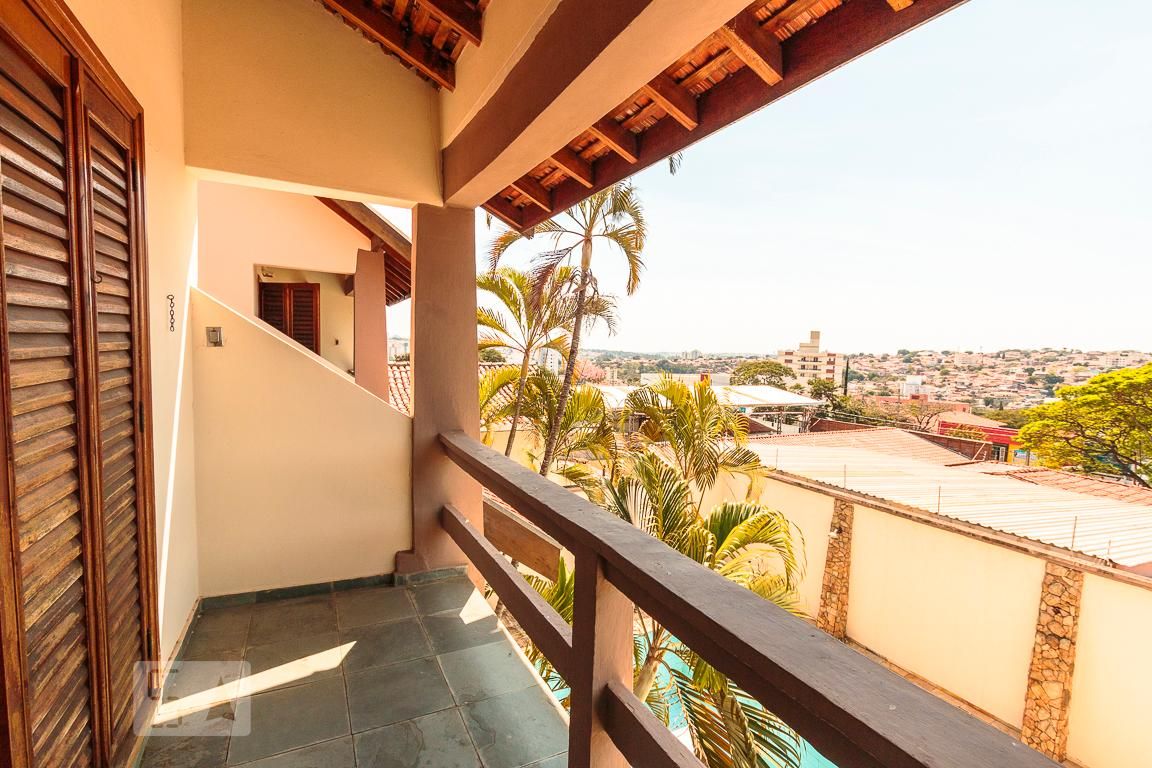 Casa à Venda - Jardim Flamboyant, 3 Quartos,  498 m2 em , Campinas - sp | SoloBR
