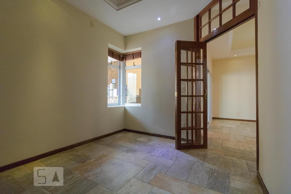 Casa à Venda - Barão Geraldo - Centro, 4 Quartos,  458 m2 em , Campinas - sp | SoloBR