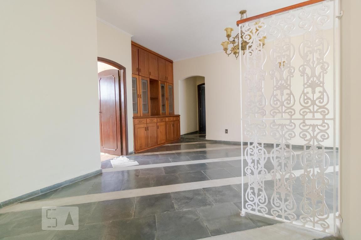 Casa à Venda - Barão Geraldo - Centro, 4 Quartos,  250 m2 em , Campinas - sp | SoloBR