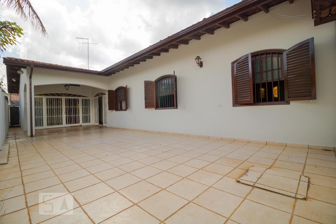 Casa à Venda - Barão Geraldo - Centro, 4 Quartos,  250 m2 em , Campinas - sp | SoloBR