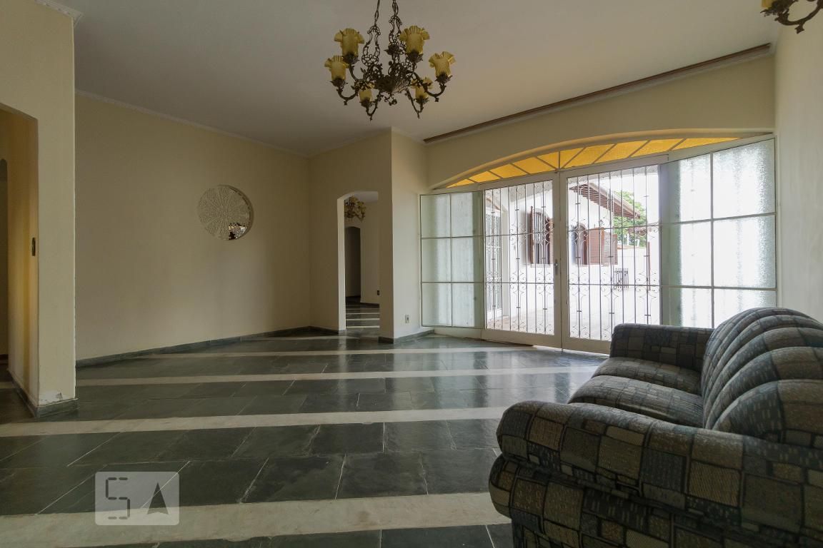 Casa à Venda - Barão Geraldo - Centro, 4 Quartos,  250 m2 em , Campinas - sp | SoloBR