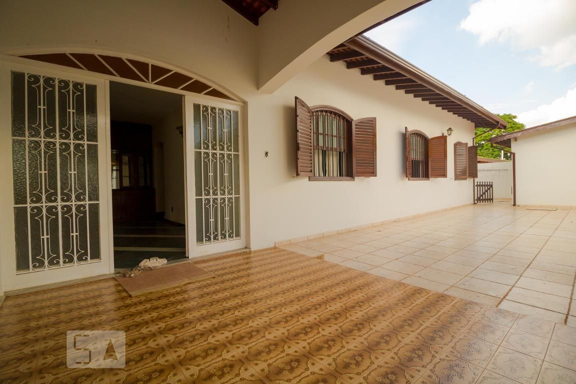 Casa à Venda - Barão Geraldo - Centro, 4 Quartos,  250 m2 em , Campinas - sp | SoloBR