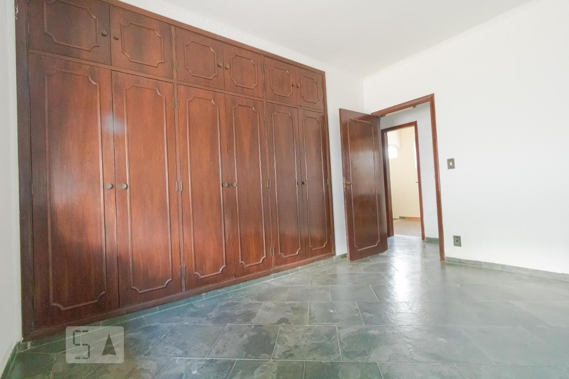Casa à Venda - Barão Geraldo - Centro, 4 Quartos,  250 m2 em , Campinas - sp | SoloBR