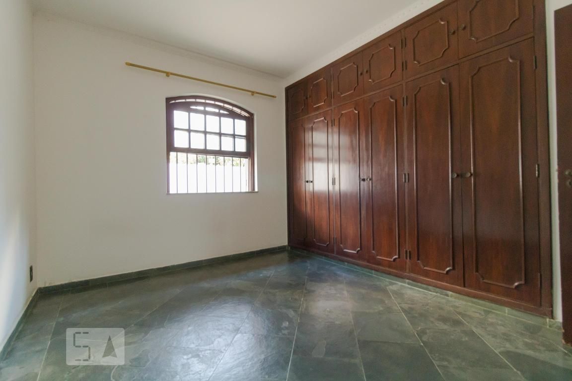 Casa à Venda - Barão Geraldo - Centro, 4 Quartos,  250 m2 em , Campinas - sp | SoloBR