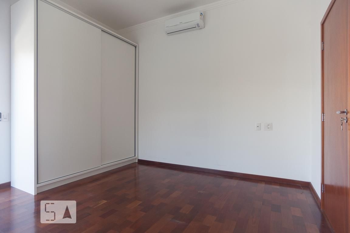 Casa à Venda - Swiss Park, 4 Quartos,  265 m2 em , Campinas - sp | SoloBR