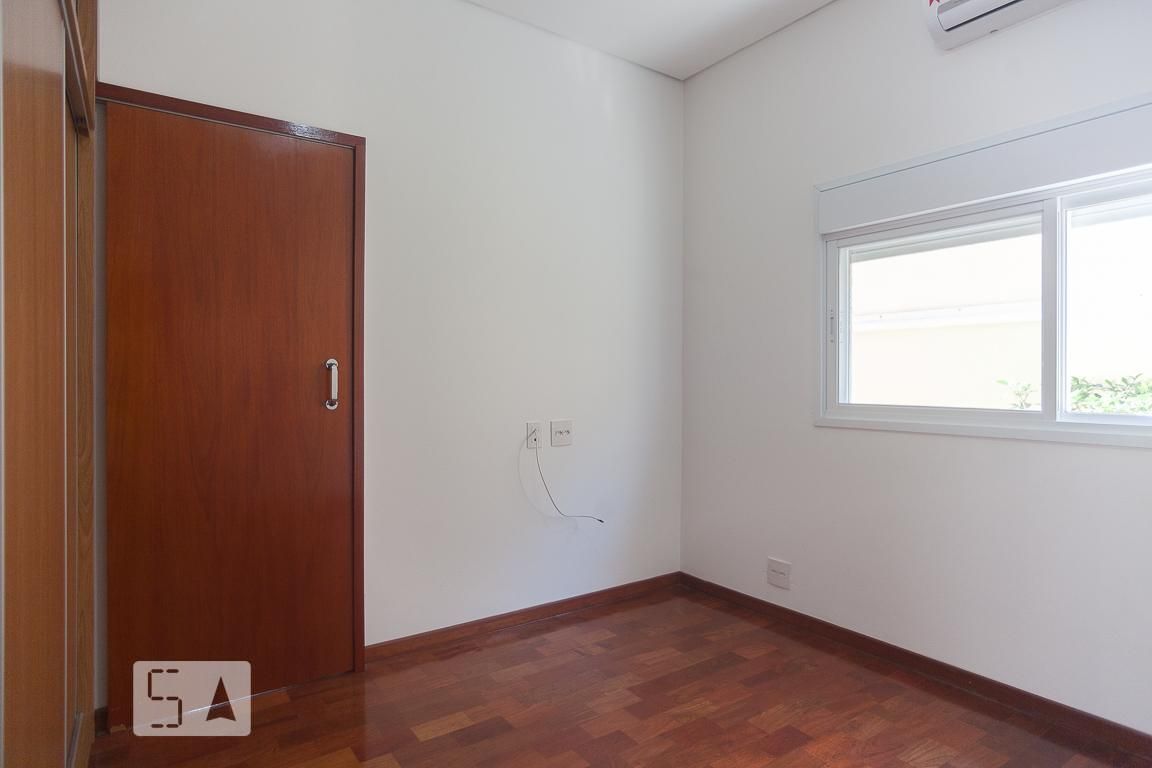 Casa à Venda - Swiss Park, 4 Quartos,  265 m2 em , Campinas - sp | SoloBR