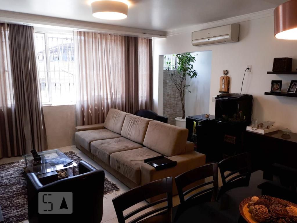 Casa, 4 quartos, 220 m² - Foto 1