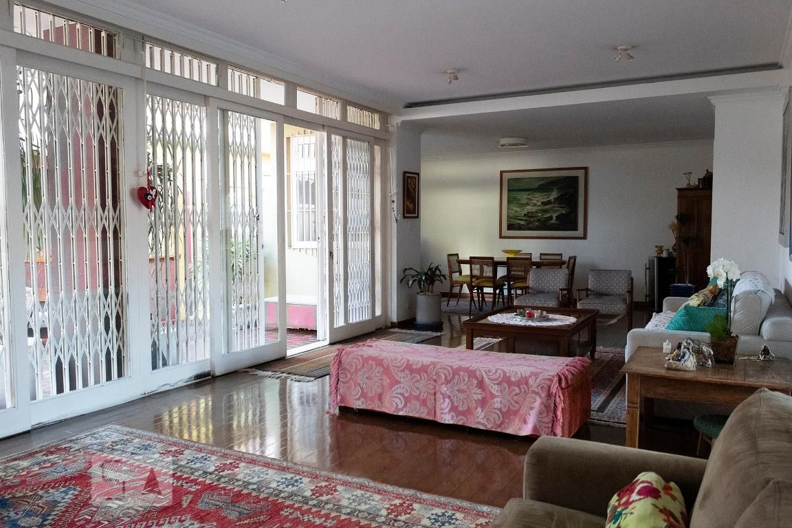 Casa, 4 quartos, 245 m² - Foto 1