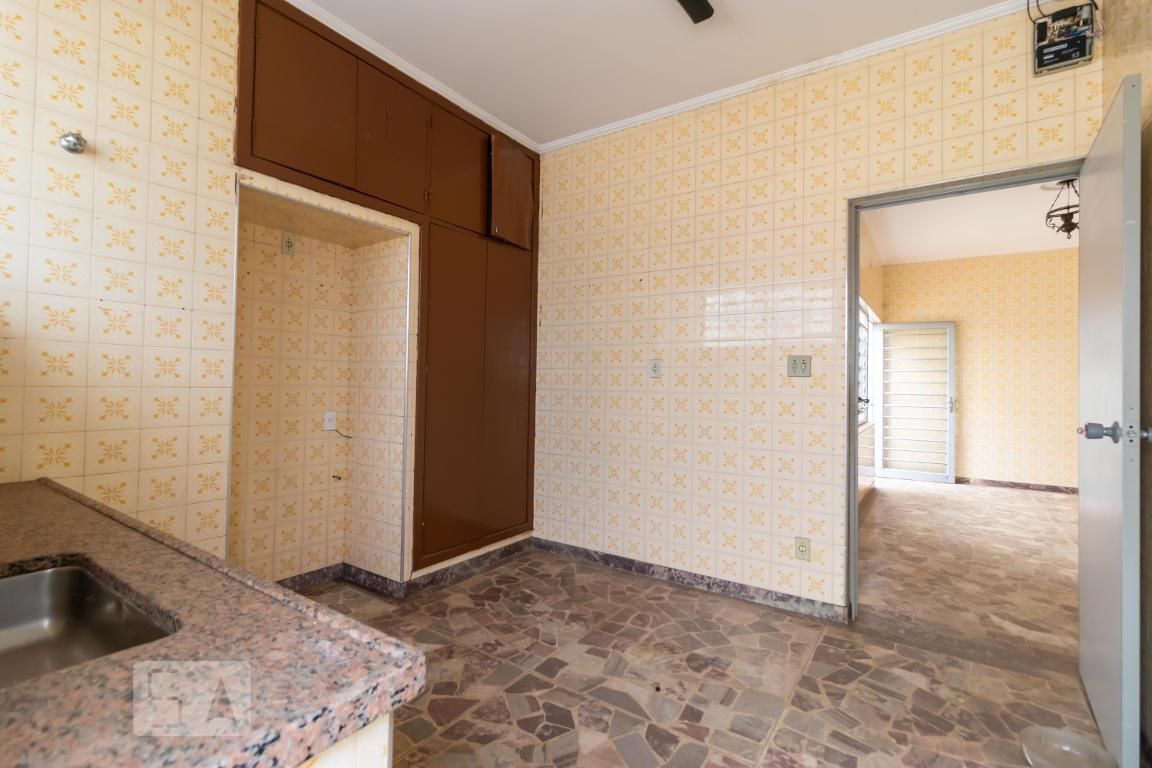 Casa à Venda - Jardim Santana, 3 Quartos,  200 m2 em , Campinas - sp | SoloBR