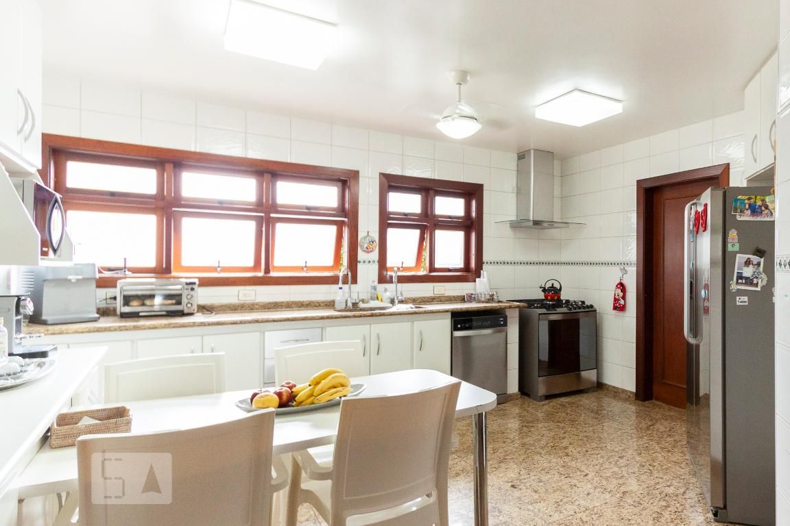 Casa à Venda - Mansões Santo Antônio, 4 Quartos,  400 m2 em , Campinas - sp | SoloBR