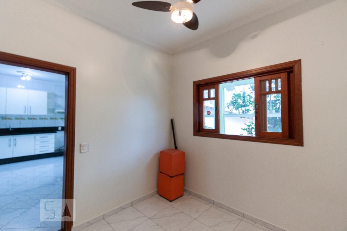 Casa à Venda - Mansões Santo Antônio, 4 Quartos,  380 m2 em , Campinas - sp | SoloBR