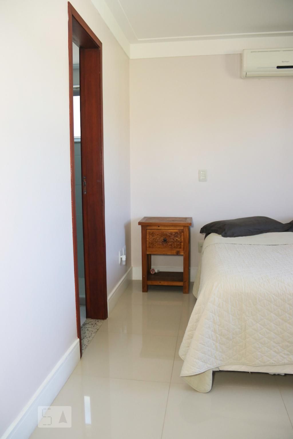 Casa, 4 quartos, 260 m² - Foto 57