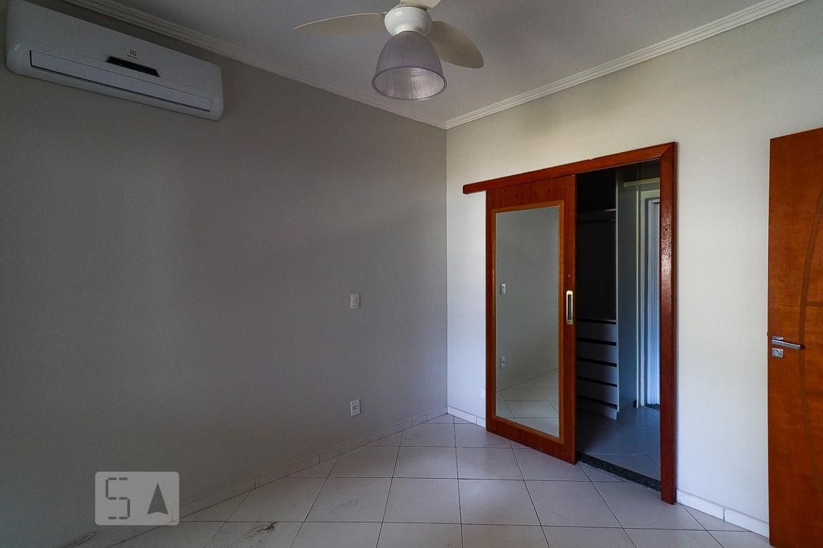 Casa, 4 quartos, 200 m² - Foto 32