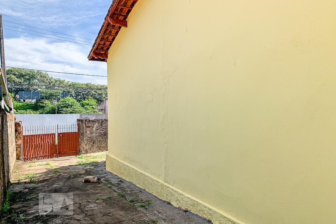 Casa à Venda - Jardim Flamboyant, 2 Quartos,  60 m2 em , Campinas - sp | SoloBR