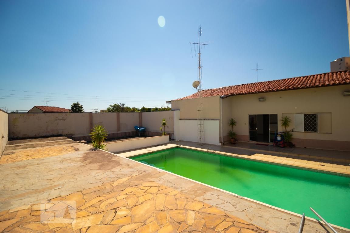 Casa à Venda - Jardim Chapadão, 3 Quartos,  900 m2 em , Campinas - sp | SoloBR