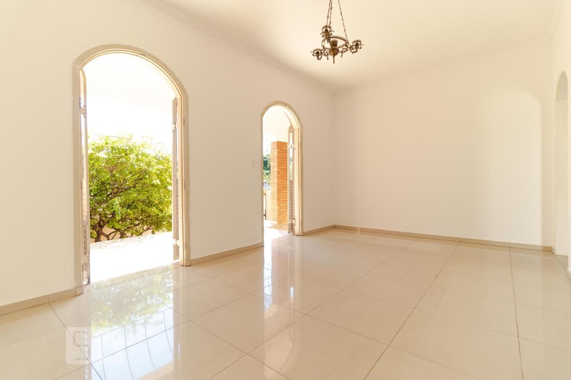 Casa à Venda - Jardim Chapadão, 3 Quartos,  900 m2 em , Campinas - sp | SoloBR