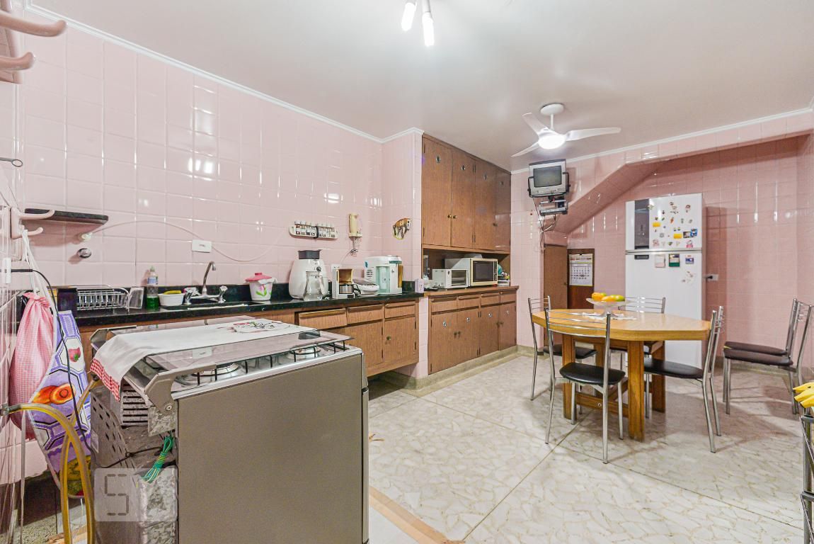 Casa, 3 quartos, 240 m² - Foto 35