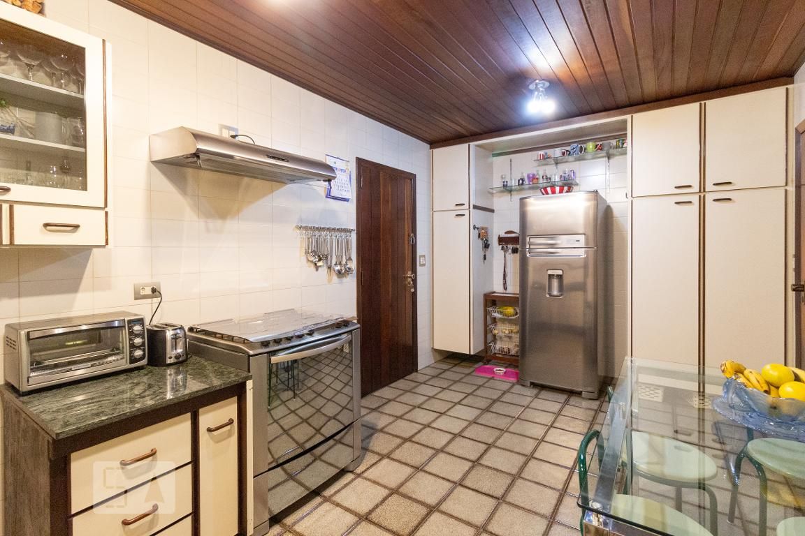 Casa, 3 quartos, 239 m² - Foto 33