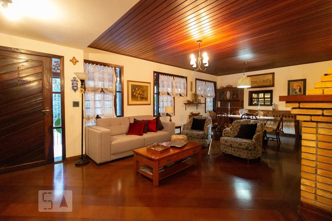 Casa, 3 quartos, 239 m² - Foto 1