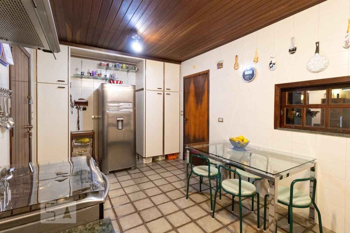 Casa, 3 quartos, 239 m² - Foto 32