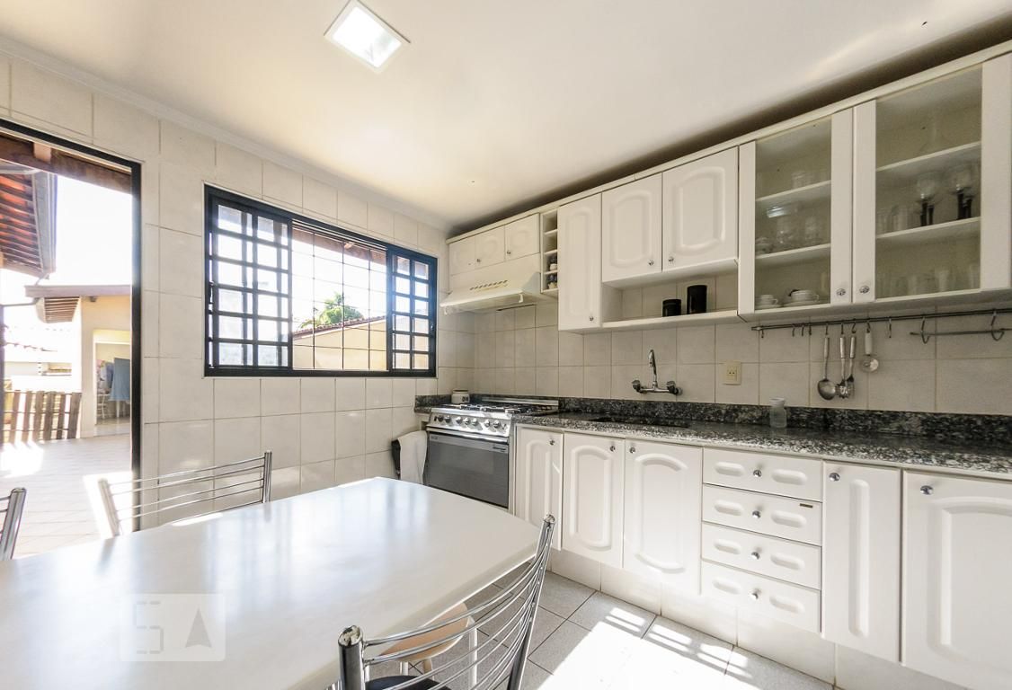 Casa à Venda - Jardim Flamboyant, 4 Quartos,  500 m2 em , Campinas - sp | SoloBR