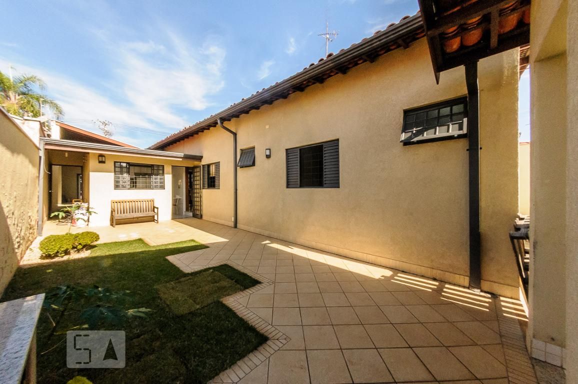 Casa à Venda - Jardim Flamboyant, 4 Quartos,  500 m2 em , Campinas - sp | SoloBR