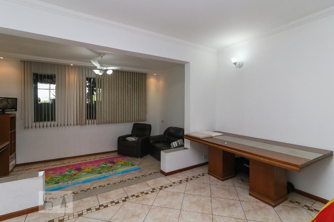 Casa, 3 quartos, 200 m² - Foto 1