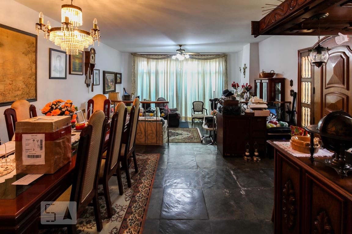 Casa, 3 quartos, 243 m² - Foto 1